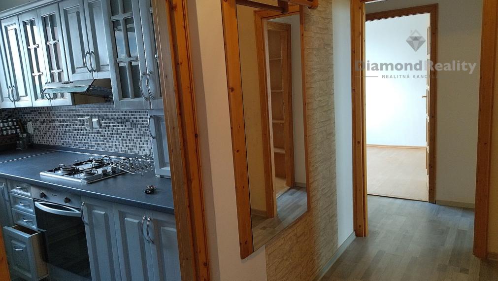 Na prenájom veľký 3 izbový byt, balkón, Čajkovského, Trnava