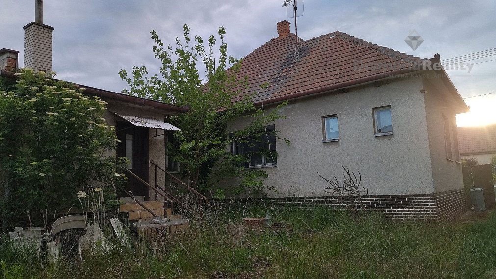 Na predaj rodinný dom v pôvodnom stave, záhrada, Rišňovce