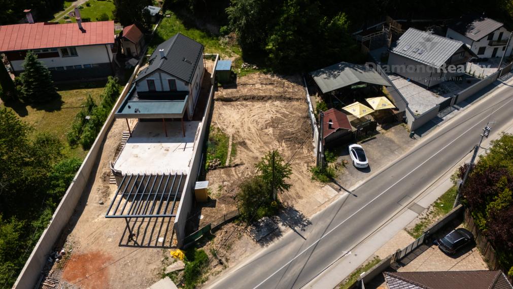 EXKLUZÍVNY STAVEBNÝ POZEMOK V MYSLAVE S PROJEKTOM A STAVEB. POVOLENÍM
