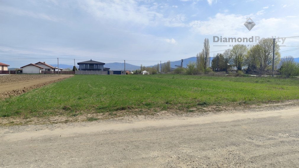 Na predaj pozemok na výstavbu RD – Geča (Košice okolie), 825 m2