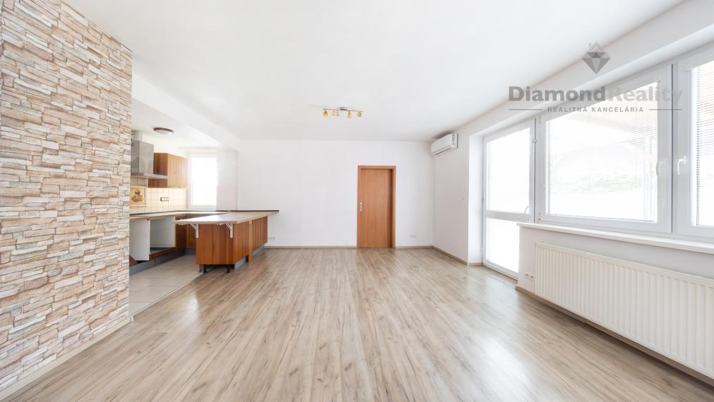 Moderný rodinný dom v obci Reca, neďaleko Slnečných jazier
