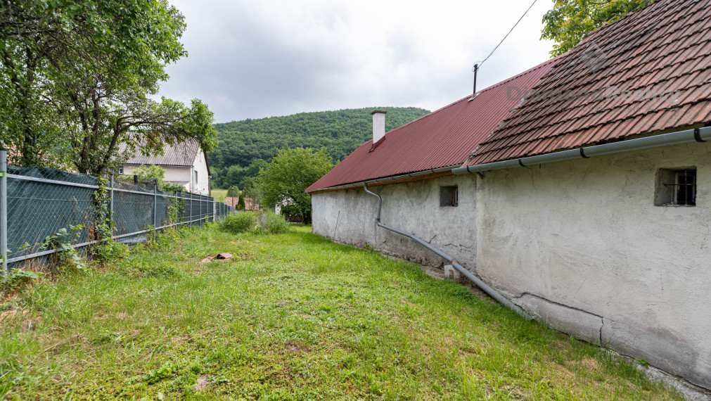 NA PREDAJ ZREKONŠTRUOVANÝ RODINNÝ DOM V OBCI HOLLÓHÁZA