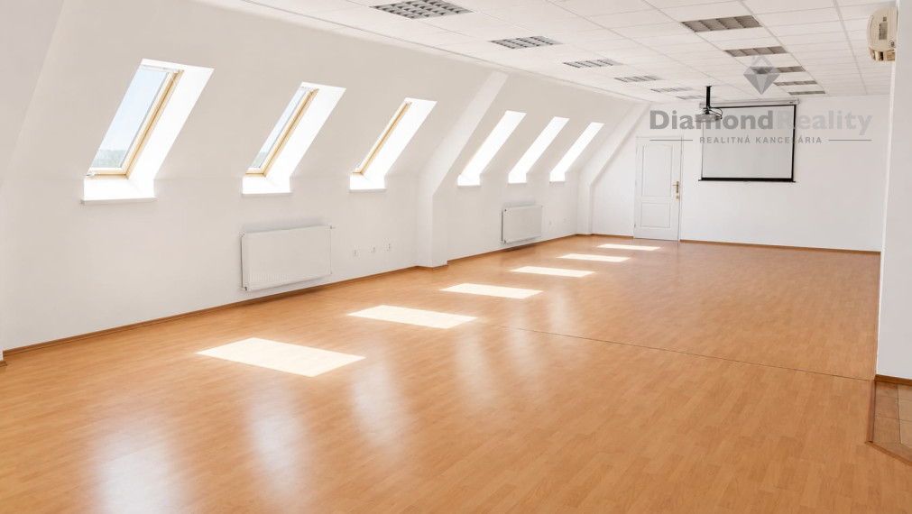 Obchodný priestor ÚSPEŠNÝCH - PRENÁJOM 270m2 oproti Hornbachu