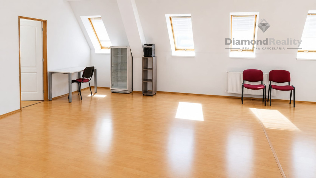 Obchodný priestor ÚSPEŠNÝCH - PRENÁJOM 270m2 oproti Hornbachu