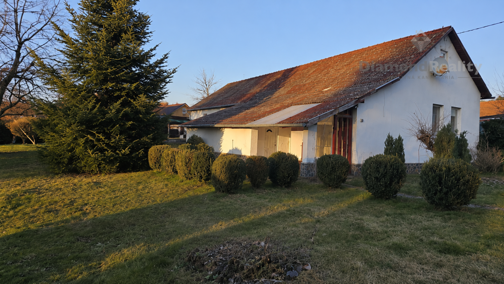 Na predaj rodinný dom s veľkým pozemkom v centre Ďurkova