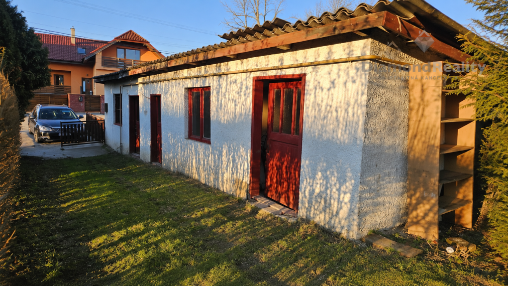 Na predaj rodinný dom s veľkým pozemkom v centre Ďurkova