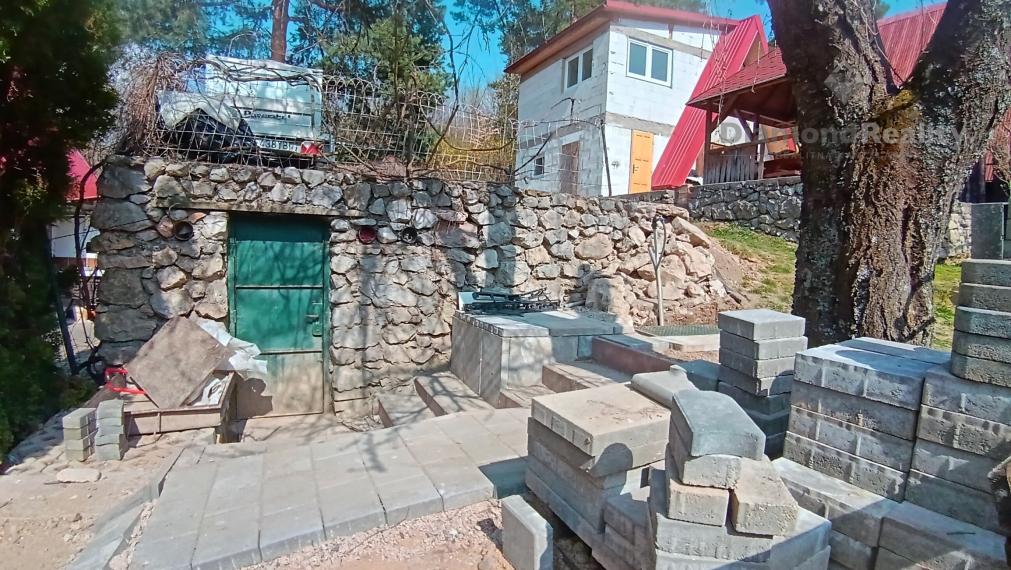 Na predaj murovaná chata, obec Šemša, Košice - Okolie