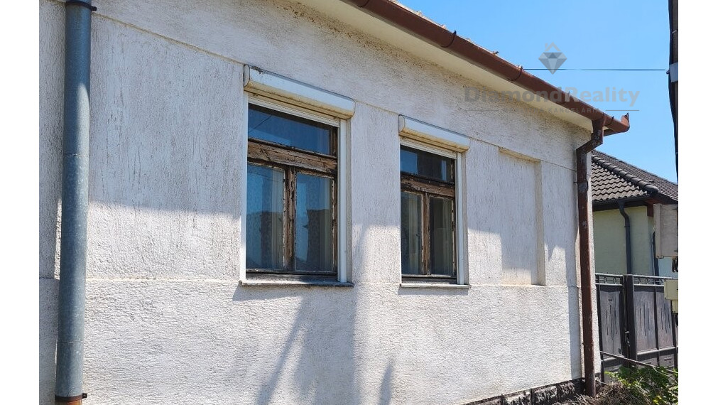 Na predaj rodinný dom veľká záhrada, pri Hlohovci, Sasinkovo.