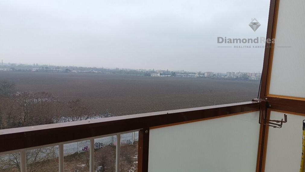 Na prenájom 2 izbový zariadený byt  balkón M. Bela, Piešťany