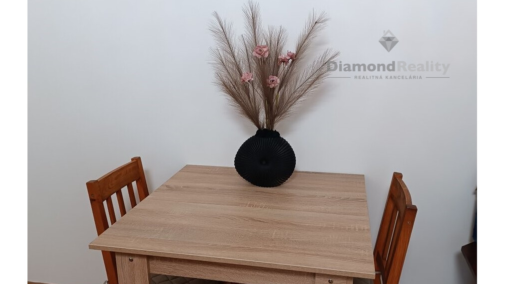 Na prenájom 2 izbový zariadený byt  balkón M. Bela, Piešťany