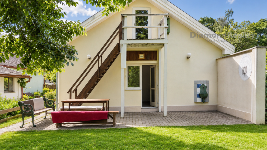 NA PREDAJ RODINNÝ DOM PRIAMO V CENTRE ROŽŇAVY – LETNÁ ULICA