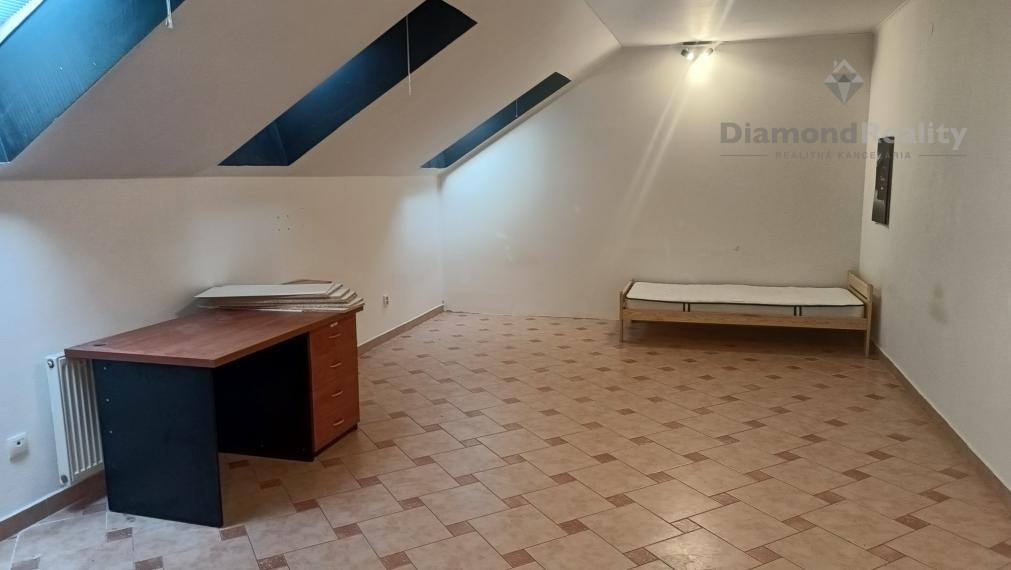 Na prenájom 2 izbový byt v rodinnom dome Nitra - Dolné Krškany