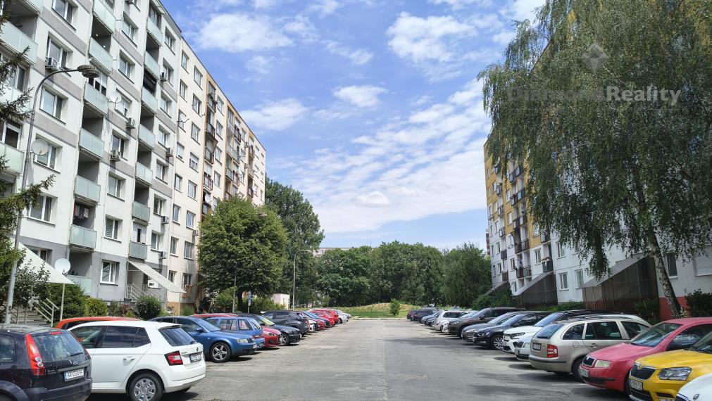 Na predaj 2 izbový byt Levice Ľanová ulica