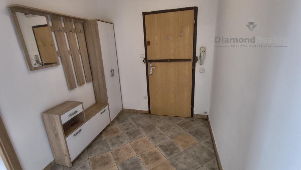 Na predaj 2 izbový byt Levice Ľanová ulica