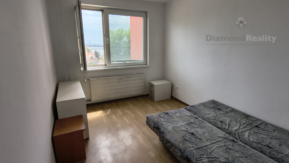 Na predaj 2 izbový byt Levice Ľanová ulica