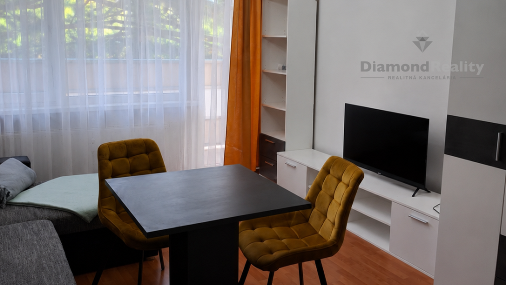 Na prenájom garsónka Nitra - Chrenová  s balkónom