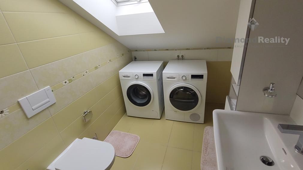 Na prenájom 4 izbový  luxusný byt v srdci Nitry