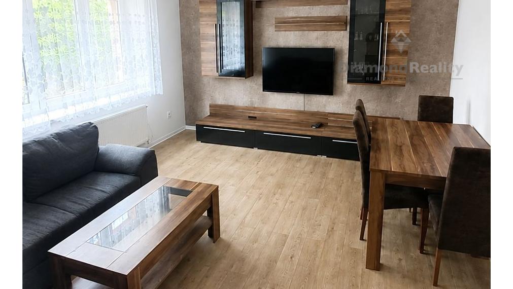 Na prenájom komplet zariadený 3 izbový byt, A. Hlinku Trnava