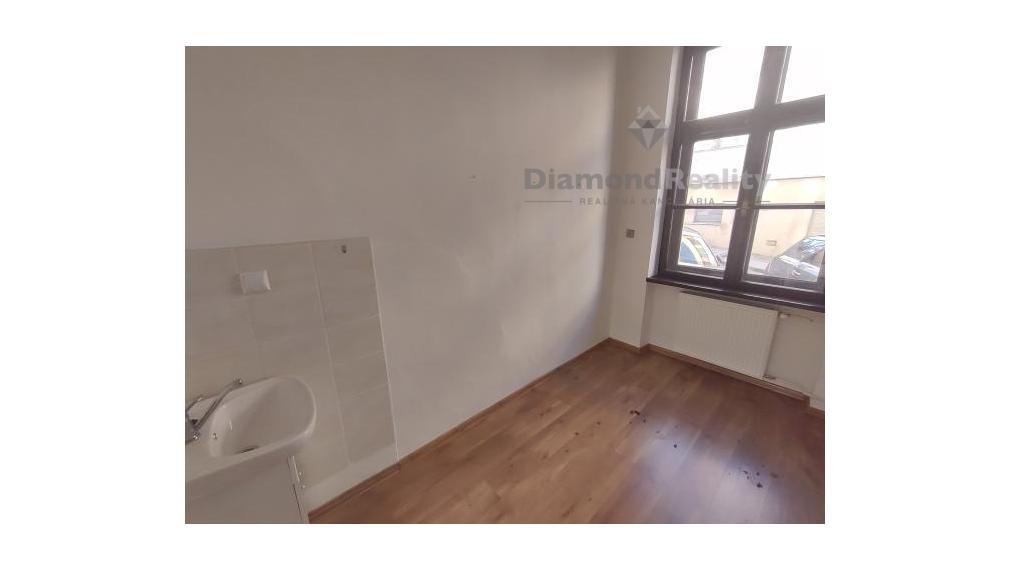 Na prenájom 10 m2 kancelária v centre mesta Nitra - Farská ulica
