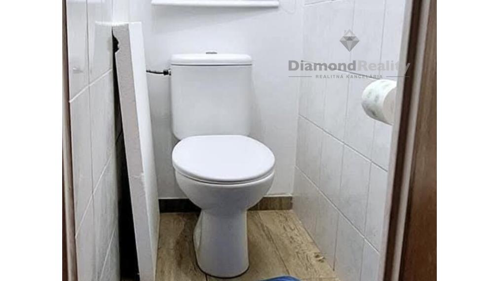 Na predaj 1,5 izbový byt,  Karpatská ulica, Staré Mesto