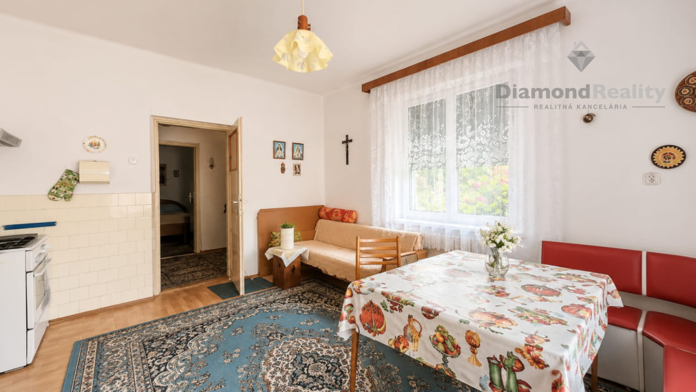 Michalovce, Močarianska - Skvelá príležitosť na bývanie aj podnikanie 7696m2