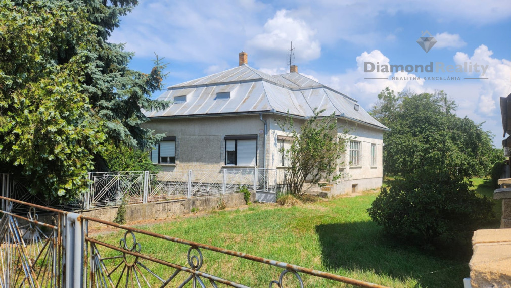 Michalovce, Močarianska - Skvelá príležitosť na bývanie aj podnikanie 7696m2
