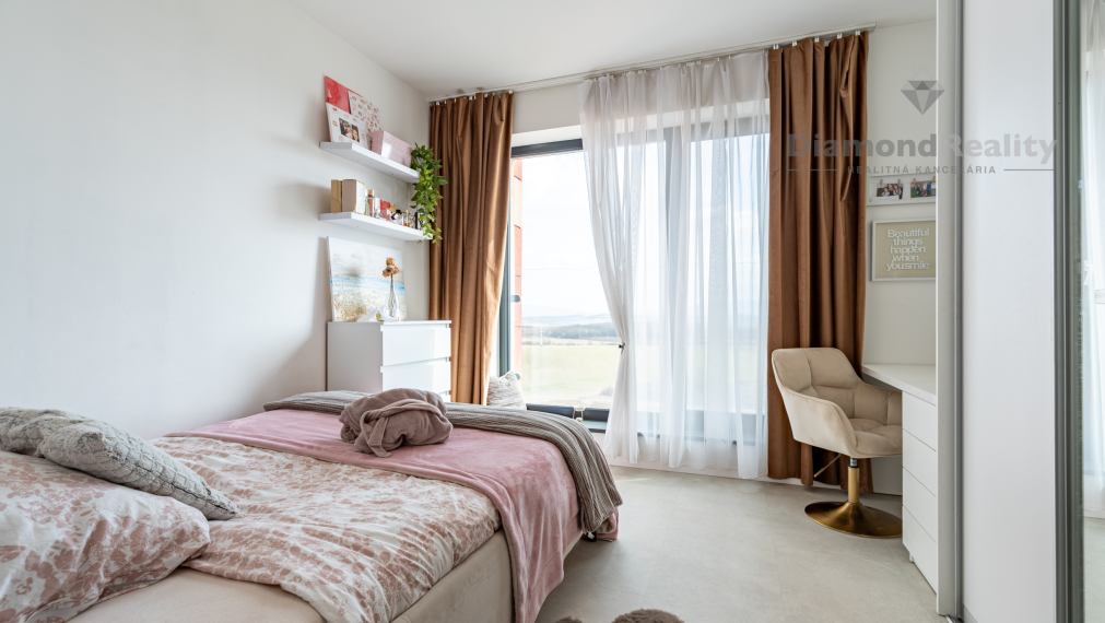 Na predaj pekný a nadštandardný 4 izbový byt ulica Jelšová, Košice - komplex Panoráma