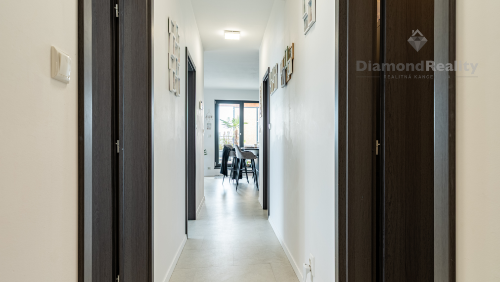 Na predaj pekný a nadštandardný 4 izbový byt ulica Jelšová, Košice - komplex Panoráma