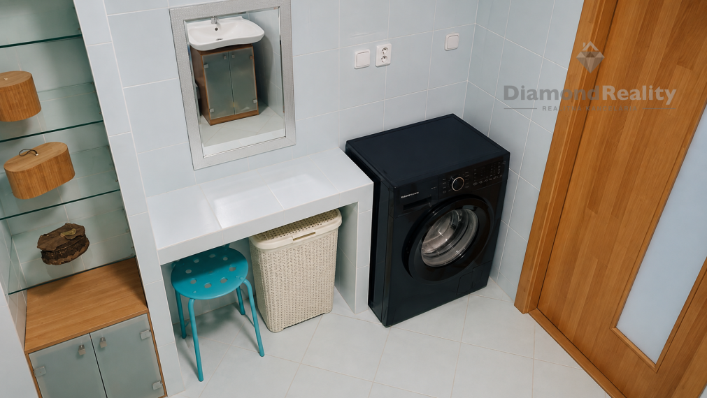 EXKLUZÍVNE NA PREDAJ | 3-izbový byt s preskleným balkónom | Tyršova ulica, Sobrance