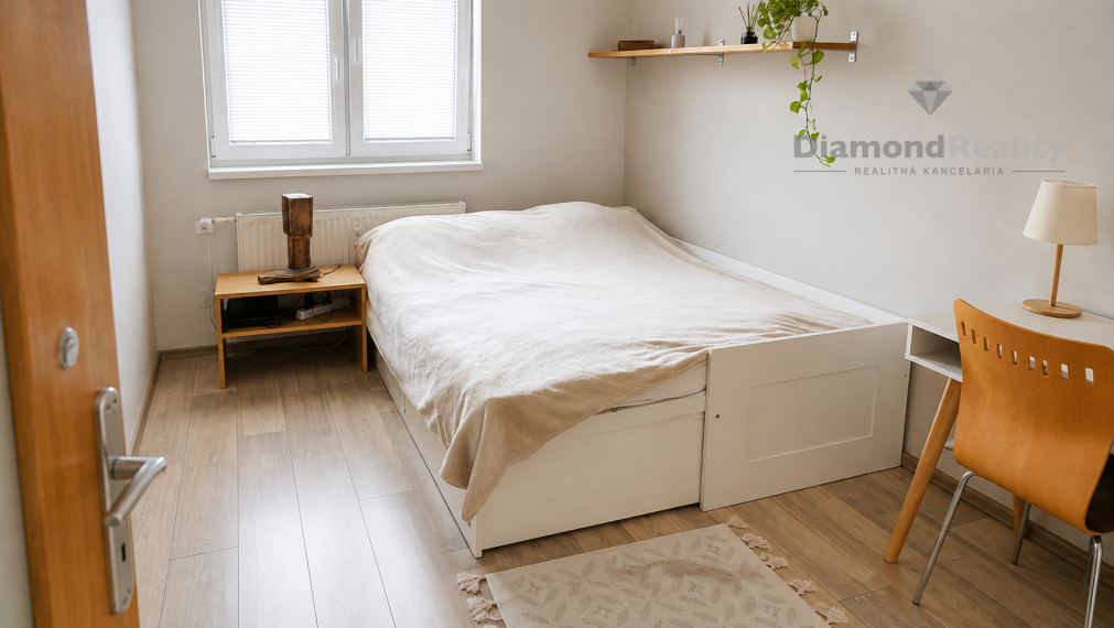 EXKLUZÍVNE NA PREDAJ | 3-izbový byt s preskleným balkónom | Tyršova ulica, Sobrance