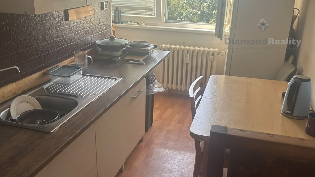 Akcia do konca augusta 5000 eur!!!Na predaj 2,5 izbový byt s balkónom v obľúbenej lokalite Nitra – Chrenová, pri N-centre