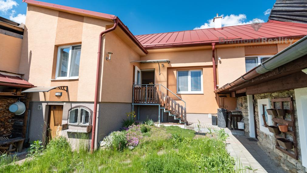 NA PREDAJ ZREKONŠTRUOVANÝ RODINNÝ DOM V MESTE SPIŠSKÉ VLACHY