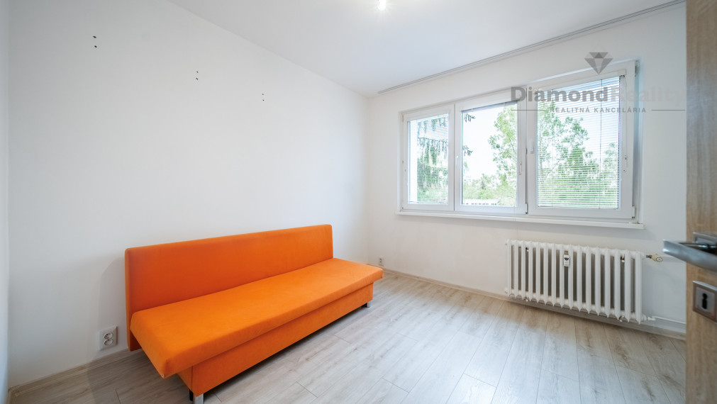 NA PREDAJ 3 IZBOVÝ BYT S LODŽIOU PO KOMPLETNEJ REKONŠTRUKCIÍ