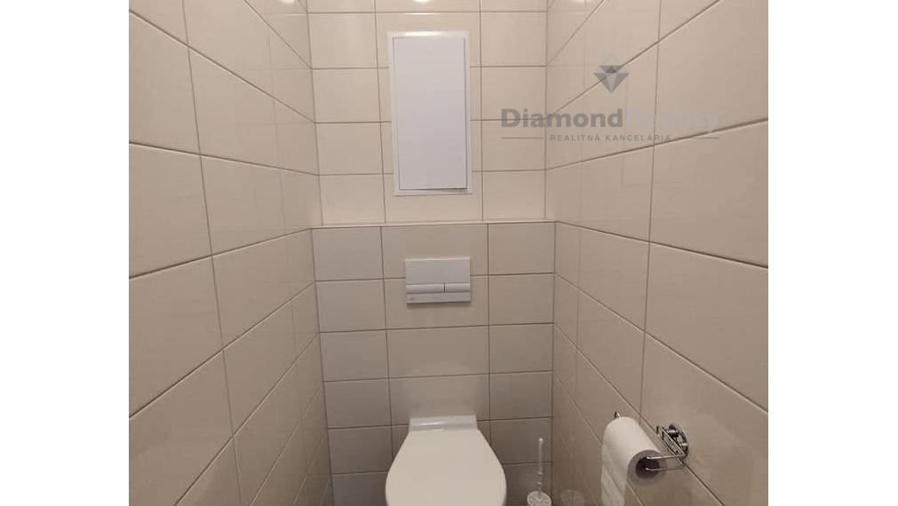 Na prenájom zariad 2 izbový byt balkón novost. Sadová Senica