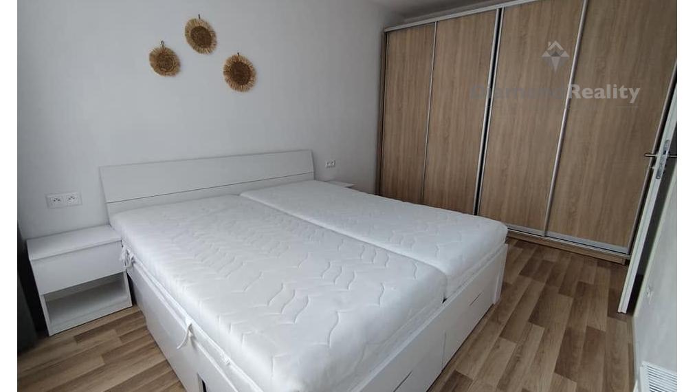 Na prenájom zariad 2 izbový byt balkón novost. Sadová Senica