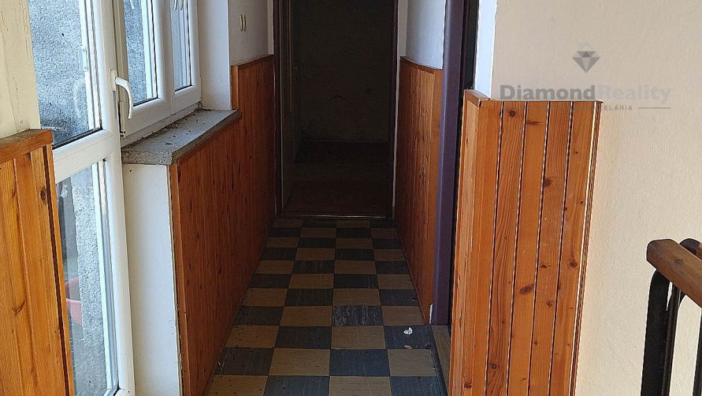 Na predaj veľký rodinný dom so záhradou 12 árov, Madunice