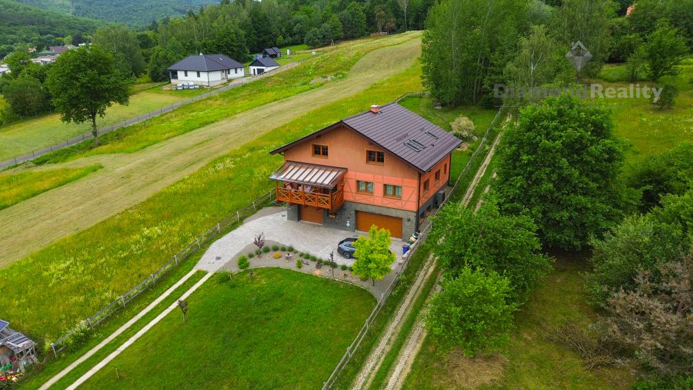 Na predaj výnimočná rezidencia pod lesom v malebnom mestečku Snina.