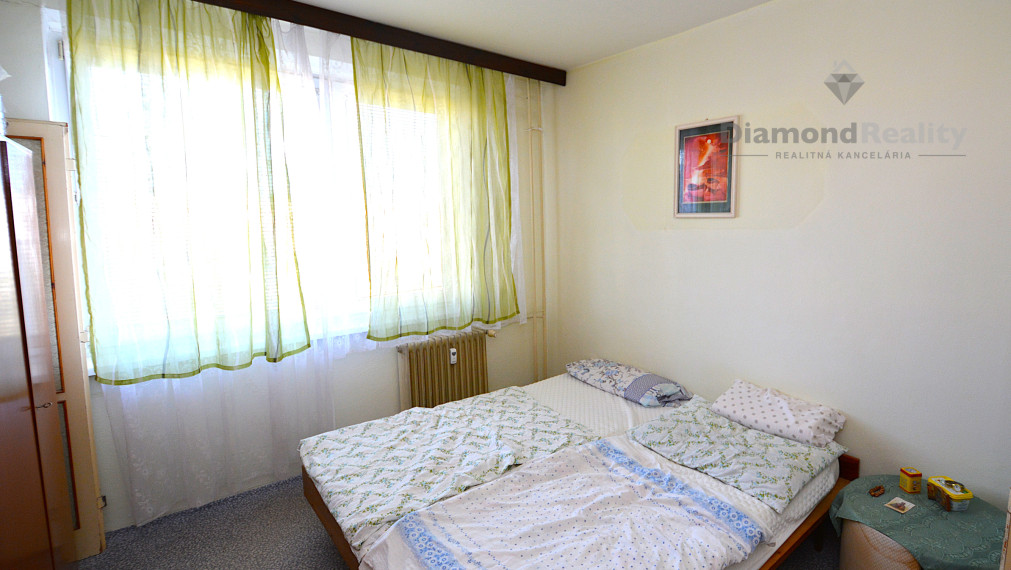Na prenájom 3-izbový byt s balkónom na TERASE, ihneď voľný