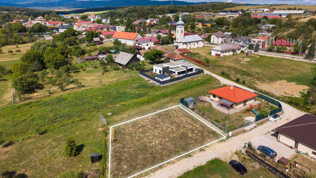 NA PREDAJ ROVINATÝ STAVEBNÝ POZEMOK V OBCI PAŇOVCE