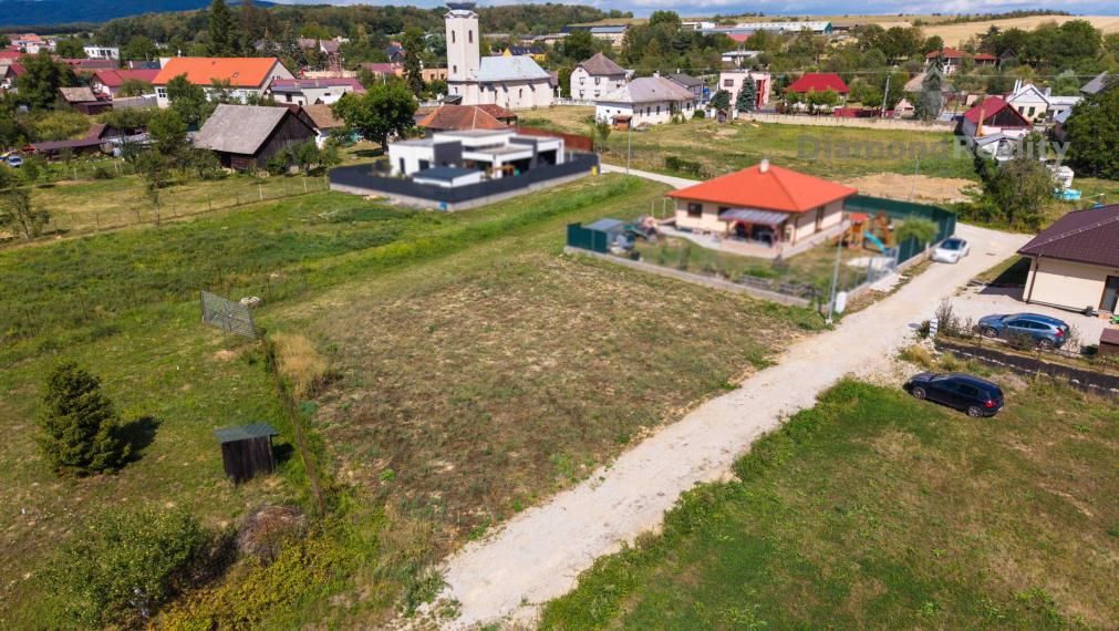 NA PREDAJ ROVINATÝ STAVEBNÝ POZEMOK V OBCI PAŇOVCE