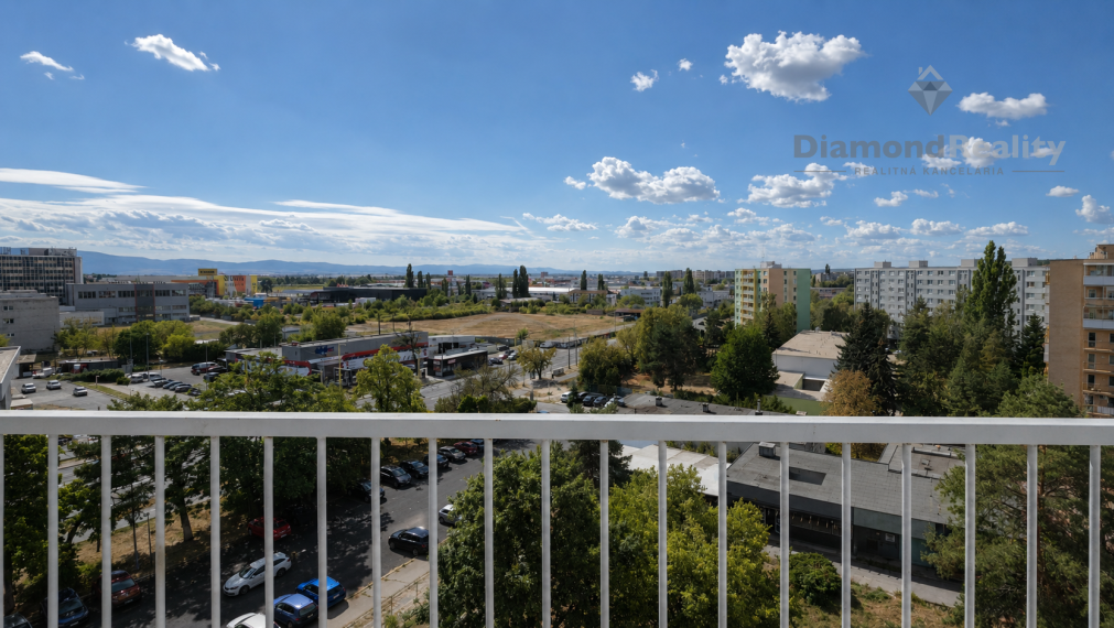 NA PREDAJ 3 IZBOVÝ BYT S BALKÓNOM PO ČIASTOČNEJ REKONŠTRUKCII, TRIEDA SNP, KOŠICE - ZÁPAD.