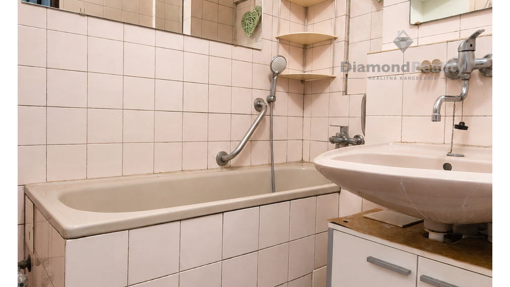 Na predaj 3 izbovy PRAŽSKÝ byt - Lomonosovova ulica, Košice - Juh