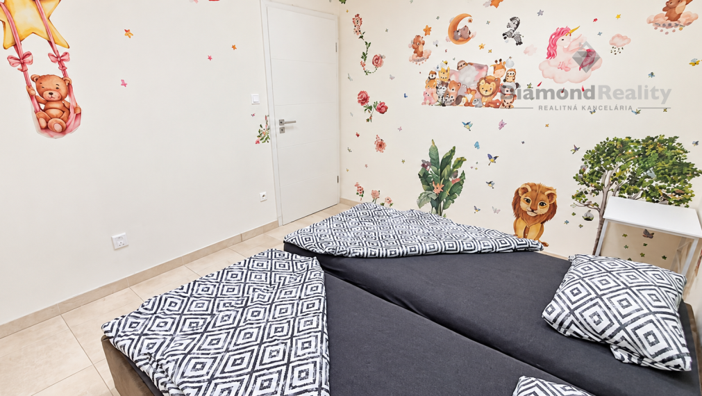 Rodinný dom s vlastným podnikaním a 5 Apartmánmi v obci Budimír