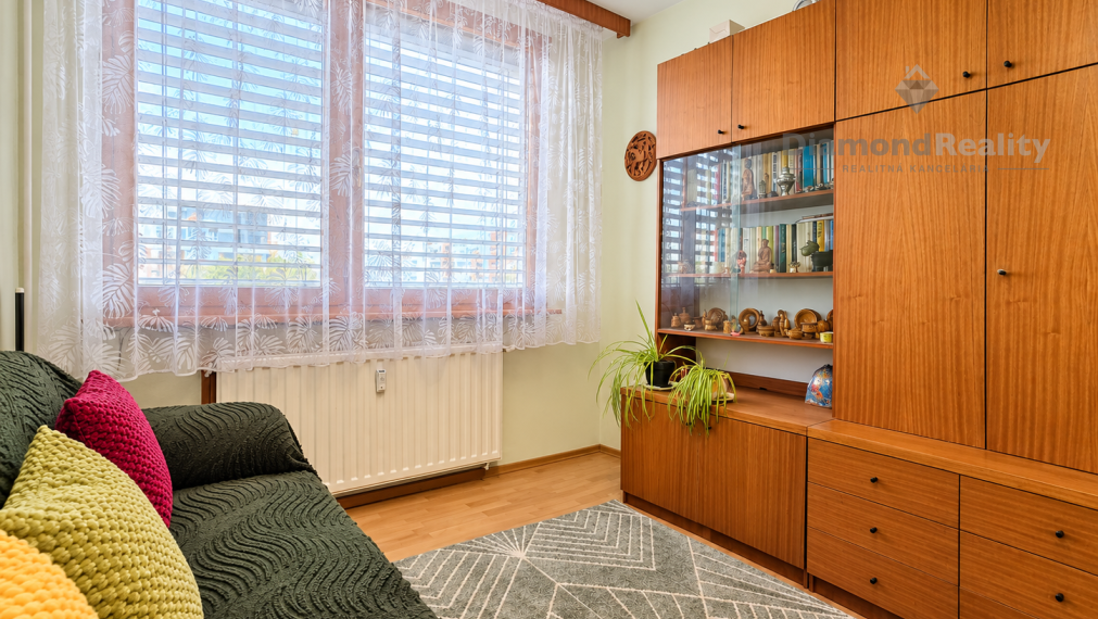 Na predaj PRAŽSKÝ 3 izbový byt s lodžiou - Lomonosovova ulica, Košice - Juh