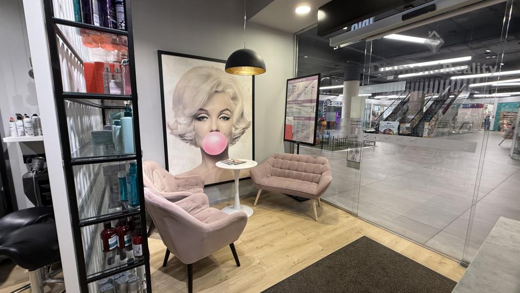 ODSTÚPENIE ZABEHNUTÉHO HAIR & BEAUTY ŠTÚDIA V CENTRE KOŠÍC