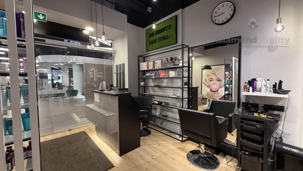 ODSTÚPENIE ZABEHNUTÉHO HAIR & BEAUTY ŠTÚDIA V CENTRE KOŠÍC
