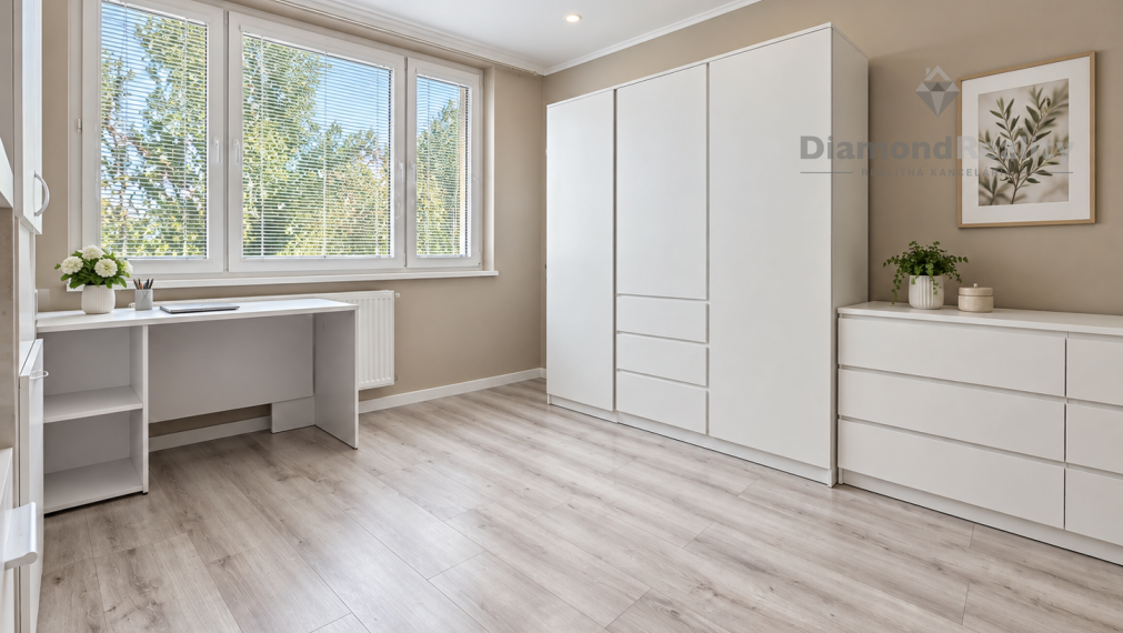 NA PREDAJ MODERNE ZREKONŠTRUOVANÝ 3 IZBOVÝ BYT  | 65m²