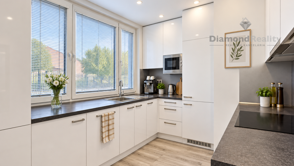 NA PREDAJ MODERNE ZREKONŠTRUOVANÝ 3 IZBOVÝ BYT  | 65m²