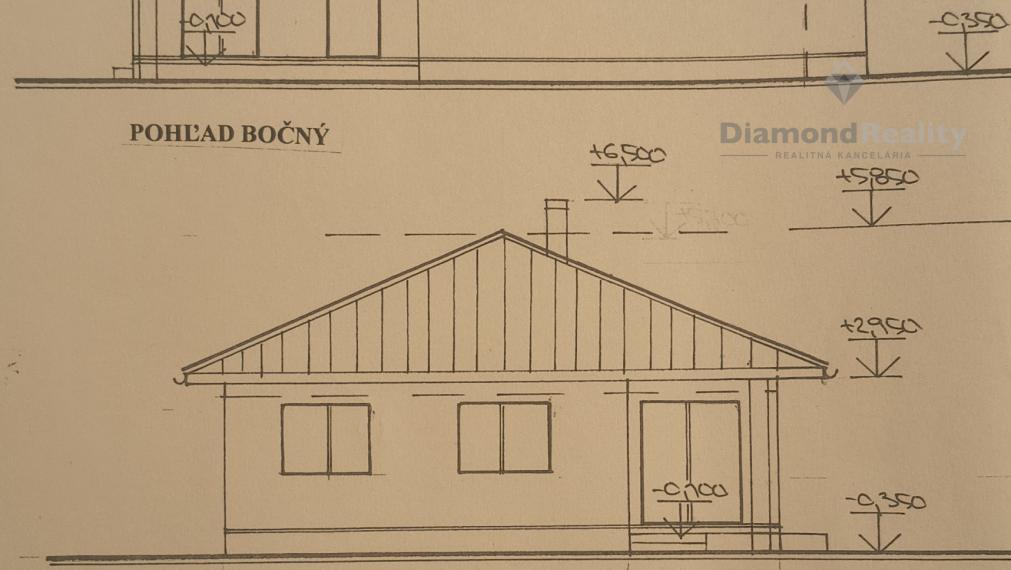 Na predaj atraktívny stavebný pozemok s projektom a stavebným povolením Malý Cetín