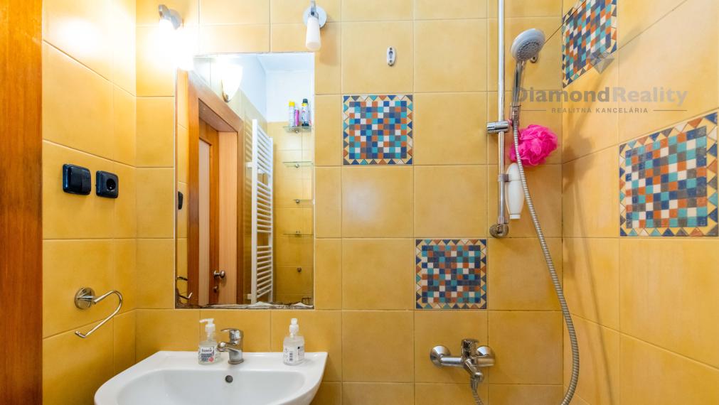 TOP Na predaj 3-izbový byt Košice-SEVER, balkón, pivnica, výťah